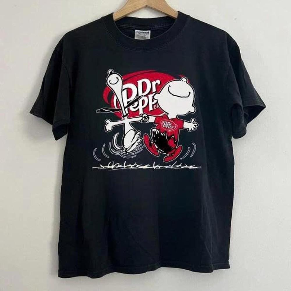 Dr Pepper x SN00PY Cartoon Funny TShirt S5XL Unisex T-Shirt XL