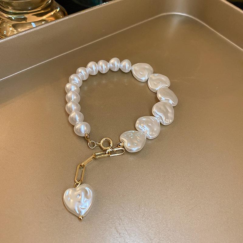 Vintage French Style T-Shaped Pearl Buckle Heart Bracelet for Women