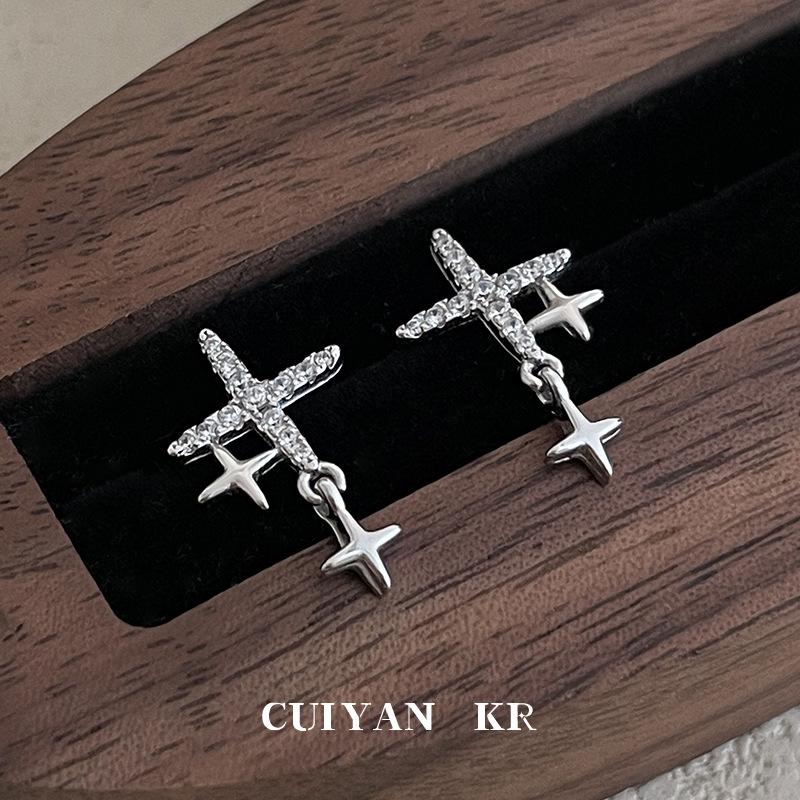 Cui Yan S925 Sterling Silver Korean Style Four-Pointed Star Stud Earrings for Women - Personalized and Stylish Design 925 Silver