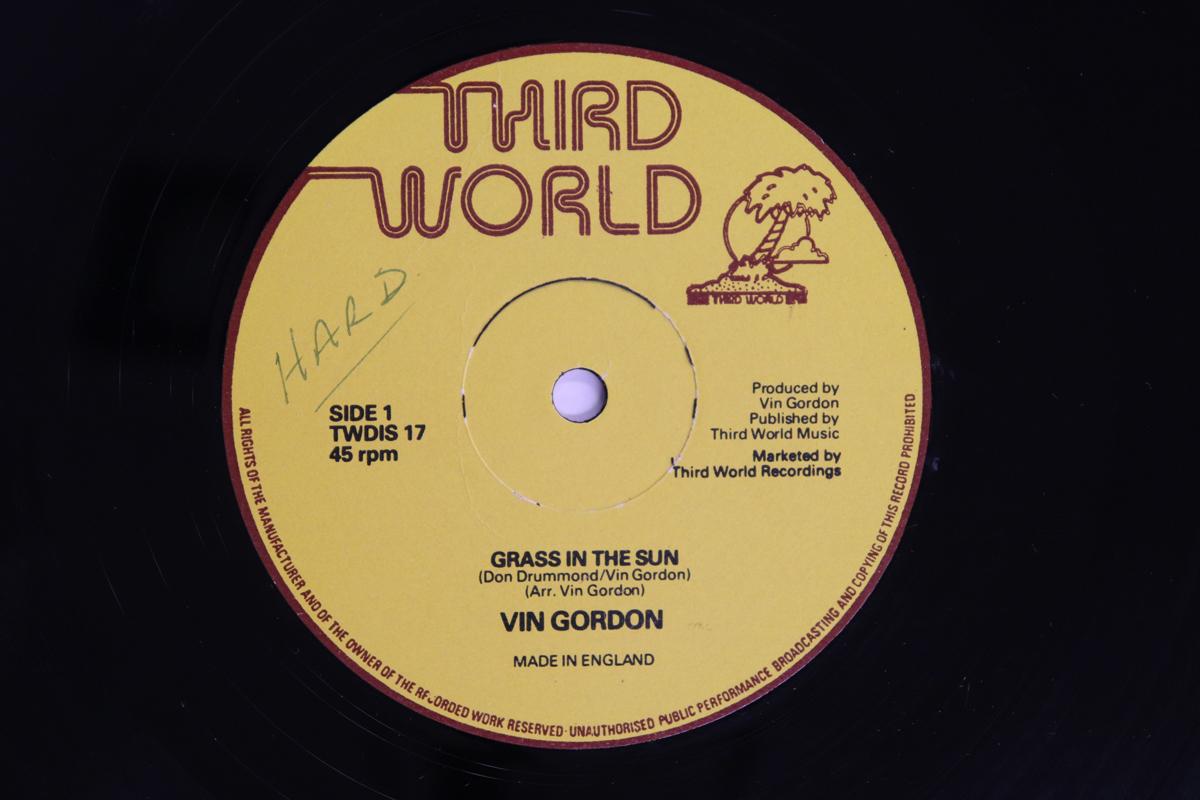 

12inch Record VIN GORDON Grass In The Sun Split Second TWDIS17 THIRD WORLD 1979 UK Reggae Ska Dub Used