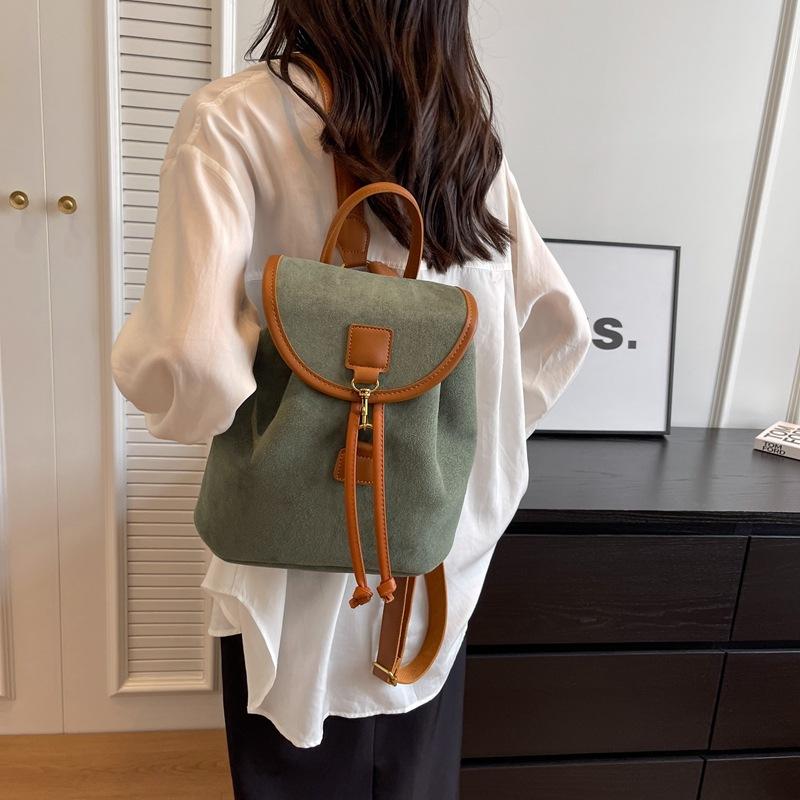Retro Style Fashion Casual Portable Small Backpack Women Commute Out Storage Women's Bag 2025 New Women's Backpack