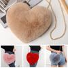 Ženy milují plyšovou řetízkovou kabelku z umělé kožešiny Valentýnský dárek Crossbody kabelka přes rameno ve tvaru srdce