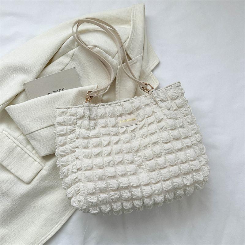 Versatile And Spacious Women's Tote Bag With Soft Medium Structure Perfect For Daily Wear