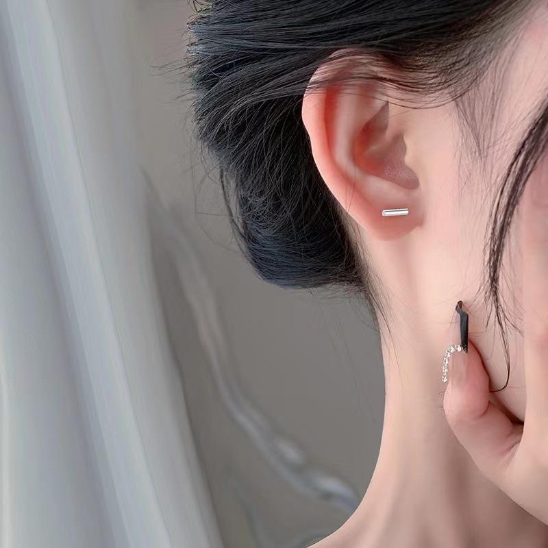 Ear Piercing One-word Earrings Screw-buckle Female Students Simple and Versatile Ear Bone Nail Earrings