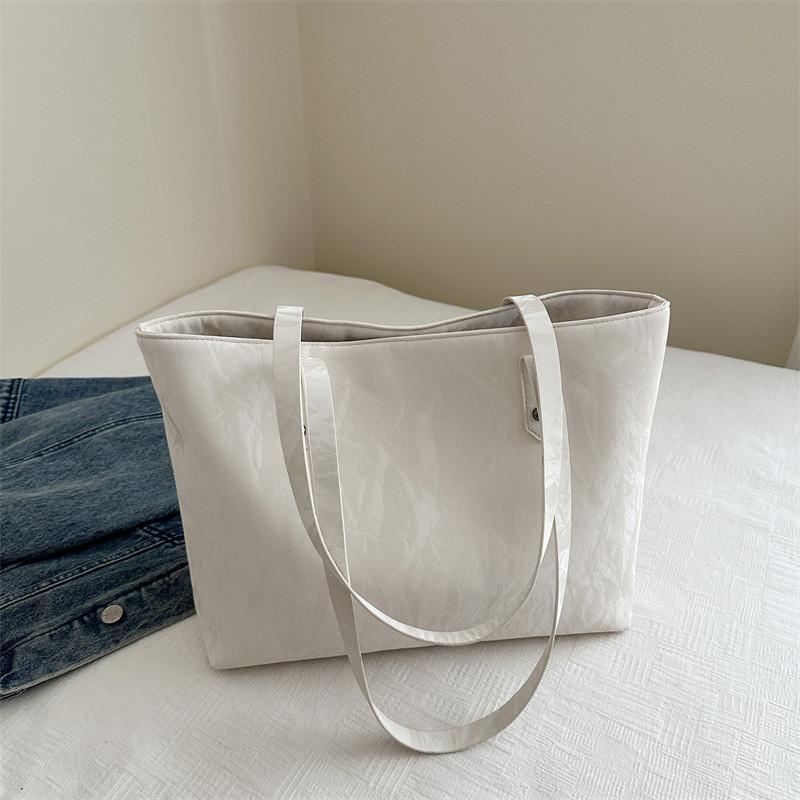 Stylish Fashionable Large Capacity Tote Bag For Women With Chic Design And Versatile Colors белый