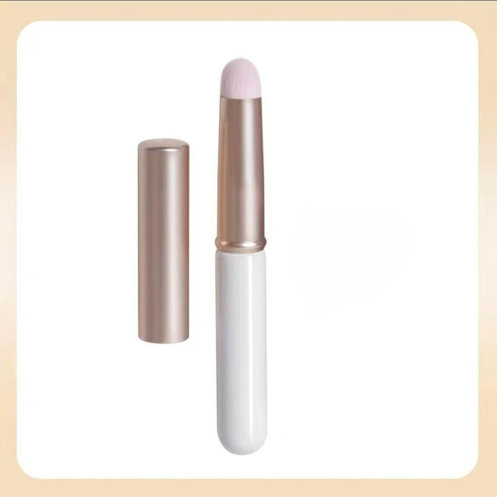 Small Size Lip Brush with Cover Portable Lips Beauty Makeup Brush with Cover Round Head Lipstick Brush Recomended
