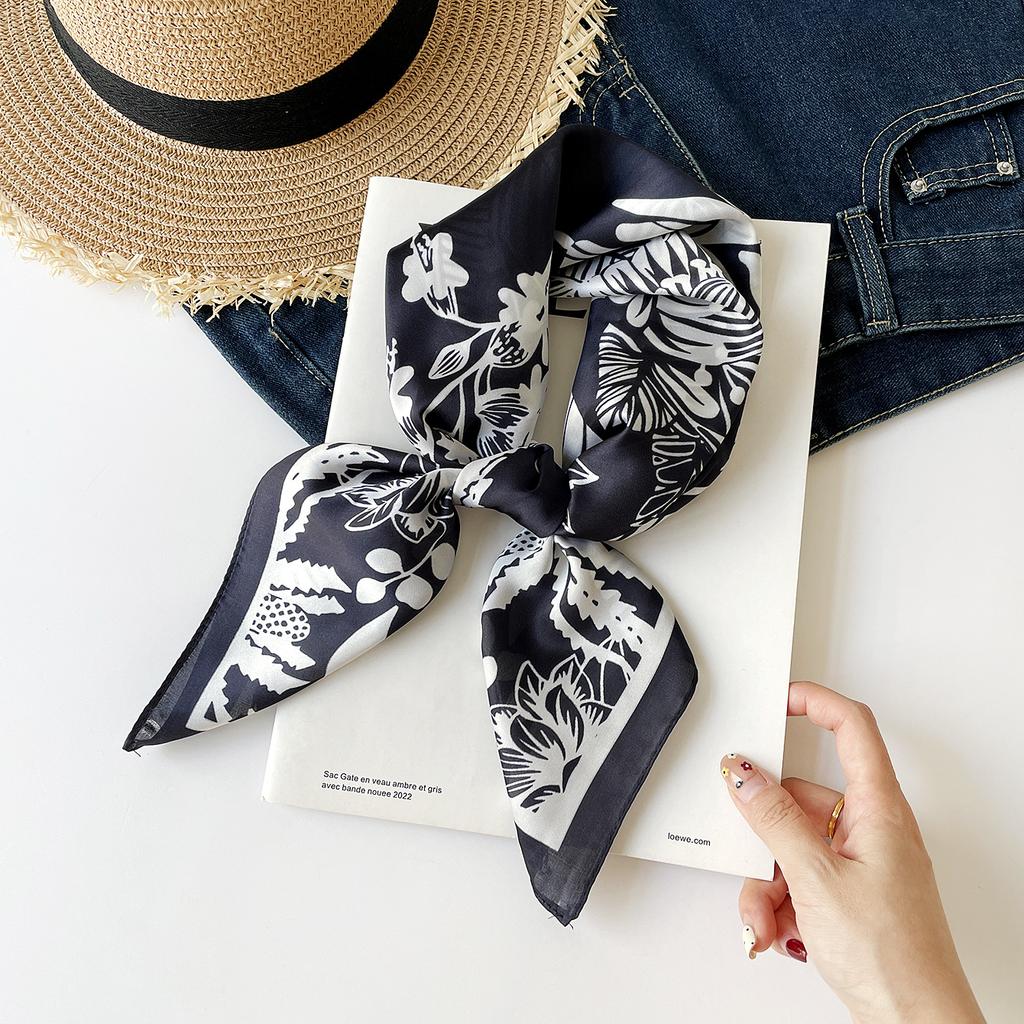 Fresh And Sweet Flower Silk Scarf Square Scarf Women'S Literary And Decorative Headscarf Square Scarf High-End Silk Scarf Thin