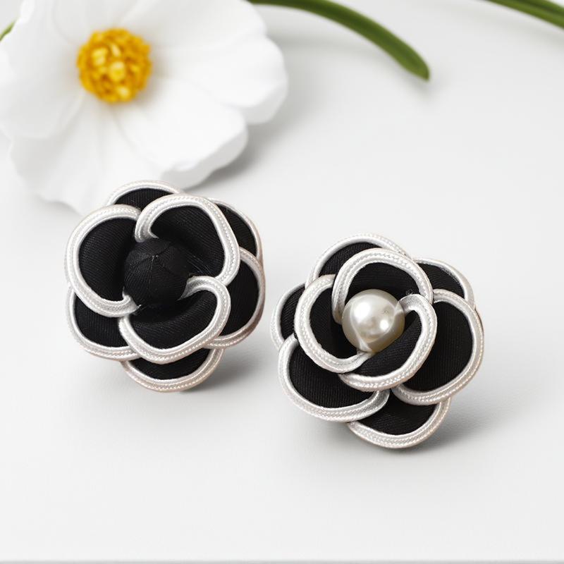 Black Fabric Camellia Flower Brooches For Woman Brooch Pins Dress Shirt Fashion Accessories Gift