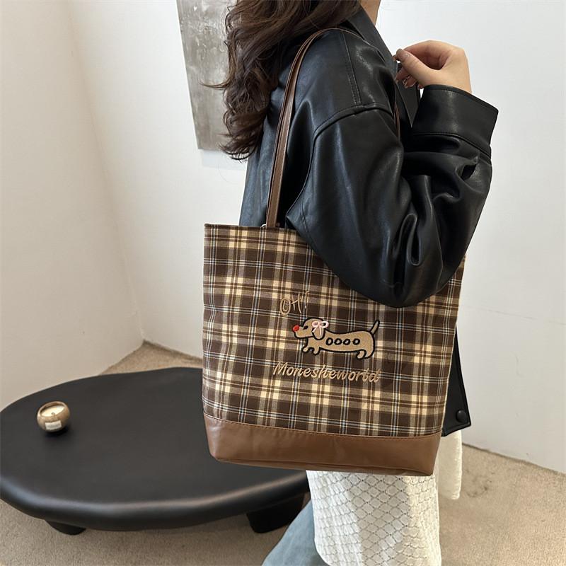 Contemporary Soft Pu Tote Bag For Women Featuring Unique Large Capacity And Charming Color Options