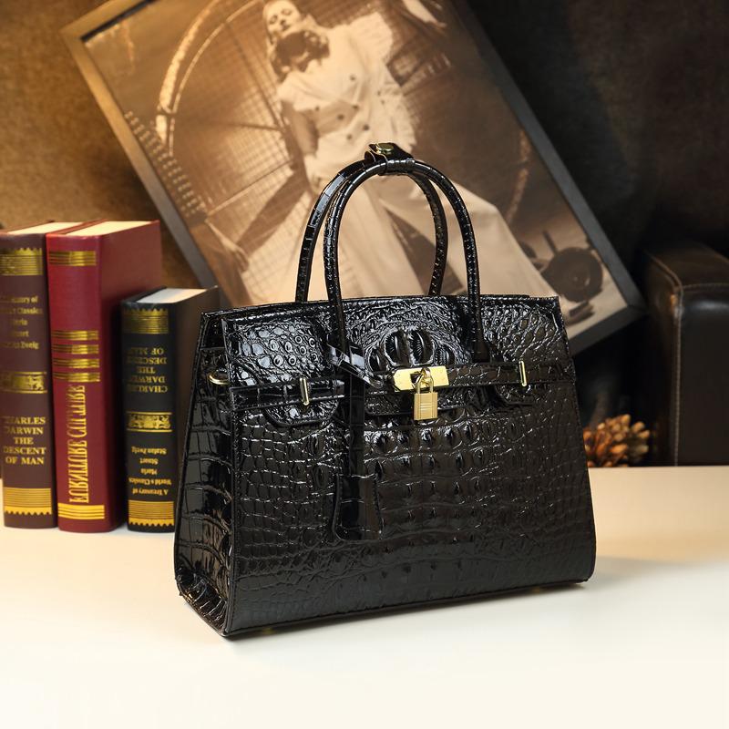 

European & American Crocodile Pattern Platinum Handbag: Large, Hard Leather, Stylish for Women