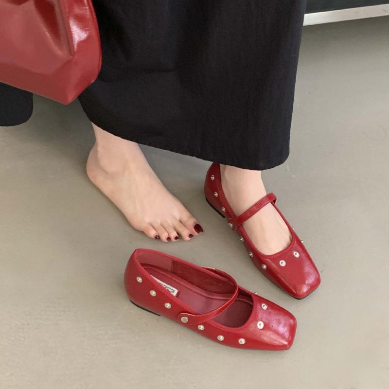 2025 early autumn new fashion rivet one-word with square head soft sole inner height increase single shoe