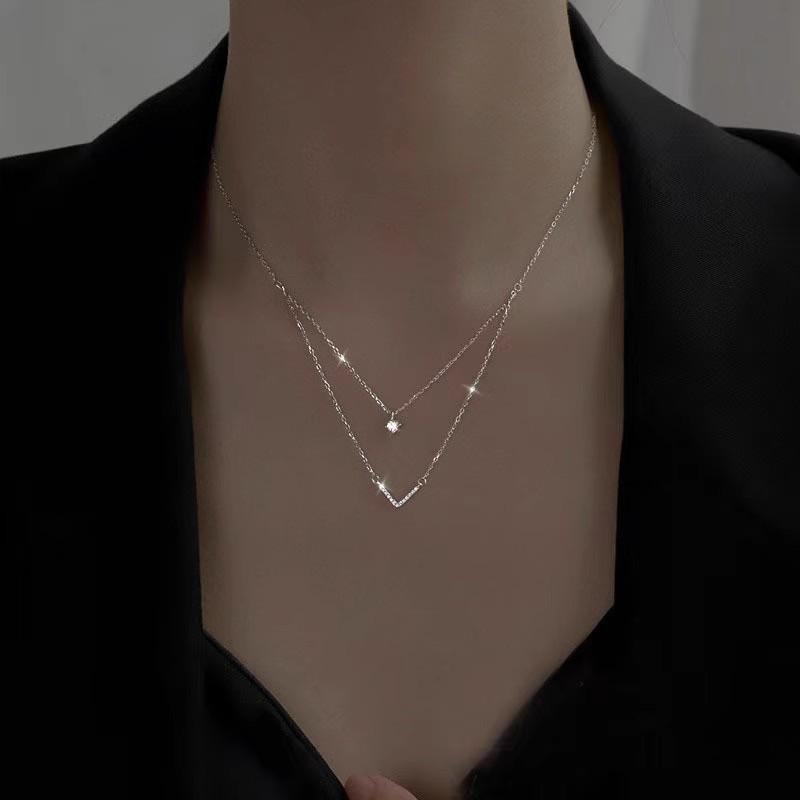 Dvouvrstvý náhrdelník ve tvaru V se zirkony a diamanty - Elegantní korejský styl, letní řetízek na klíční kost pro ženy