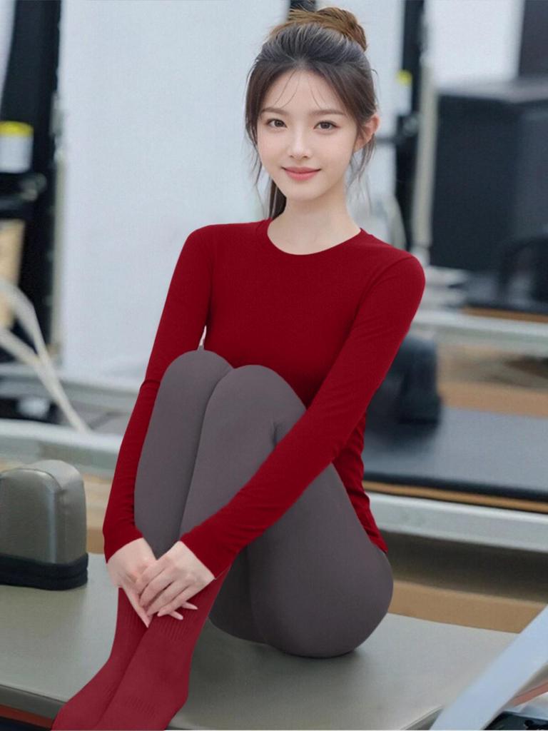 Women's Red Long Sleeve Fitness Set - Stylish Pilates & Yoga Top