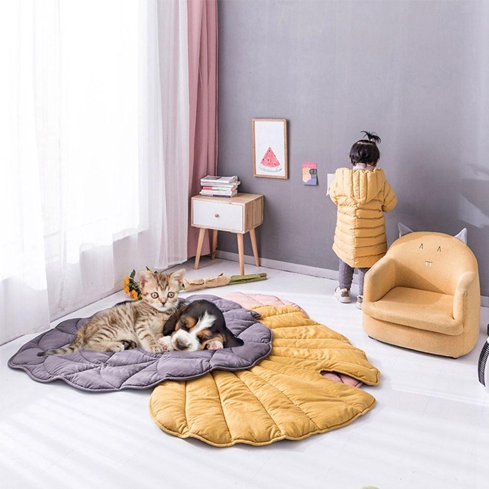Modern Leaf Pet Pad Aesthetic Dog Cat Sleeping Mat Soft Thick Washable Comfortable Crate Mat for Stylish Home Decor Floor Bed