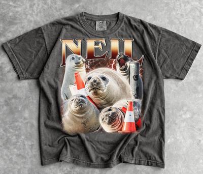 Maglietta Neil la Foca, Maglietta Divertente Animale, Maglietta Meme, Top Grafico Foca Cono Stradale