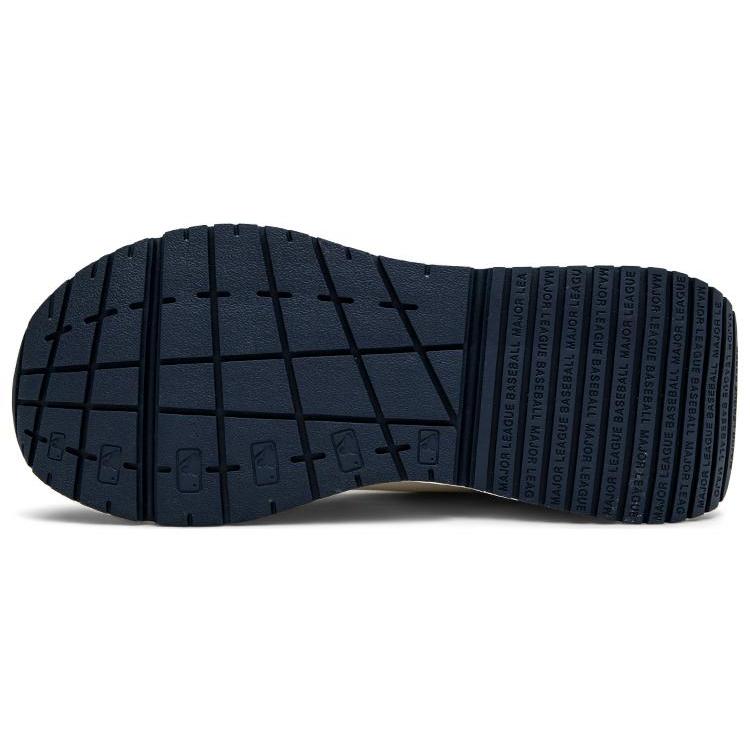 New MLB Chunky Runner Bare Eyes 3D Slip Resistant Abrasion Resistant Low top Chunky Sneakers Unisex Black White 3ASHRJ13N-50BKS