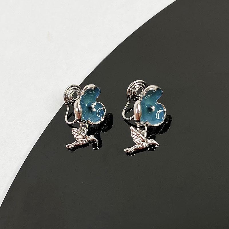 Pearl Mosquito Coil Disc Ear Clips: No-Pierce, Elegant French-Style Earrings for Women