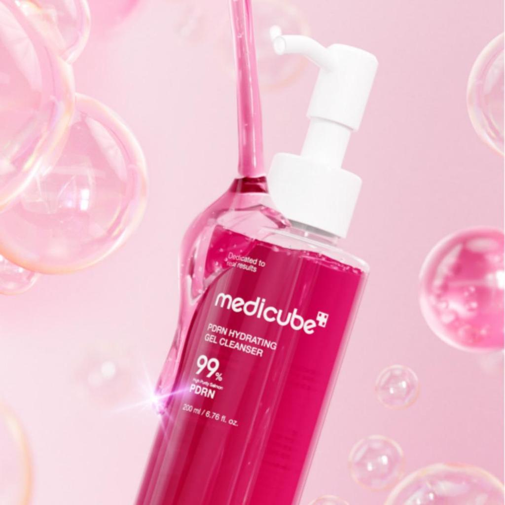 Medicube PDRN Feuchtigkeitsspendender Gel-Reiniger 200ml / Gel-zu-Schaum-Reiniger