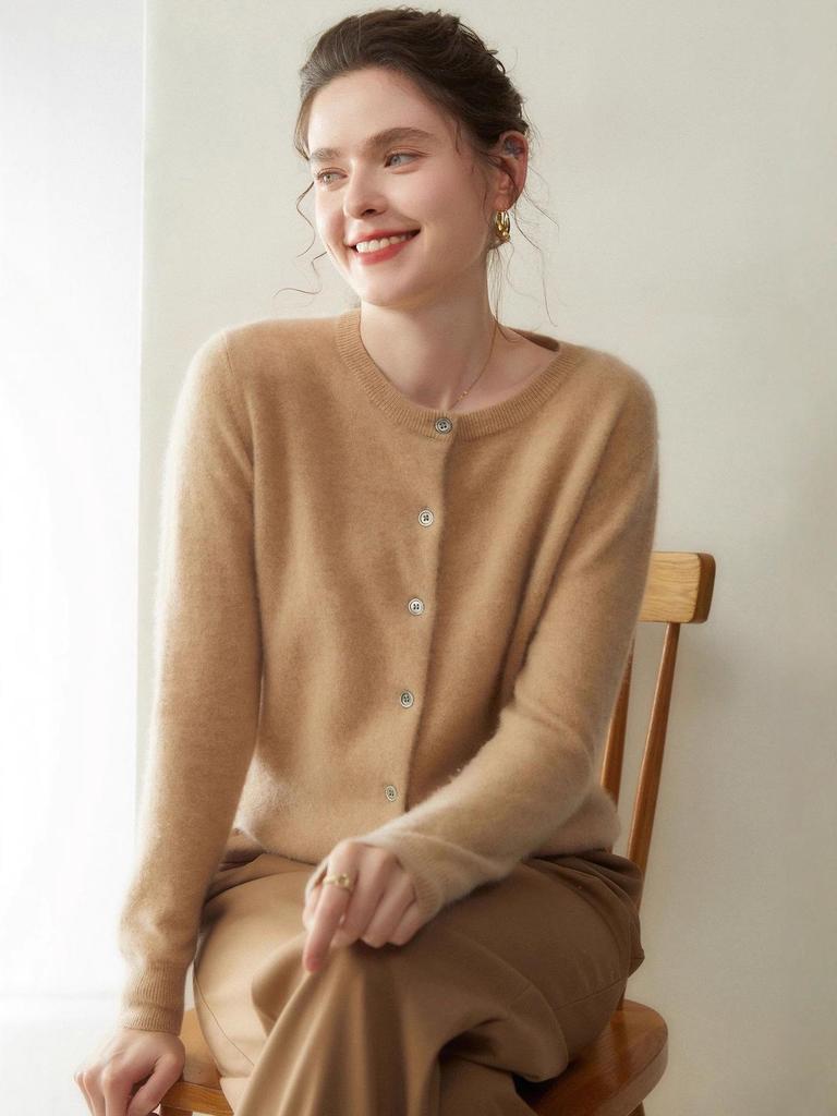 Women's Round Neck Cashmere Cardigan – Soft & Simple, Solid Color, Loose Fit, Fashionable Knit Sweater for Autumn/Winter.