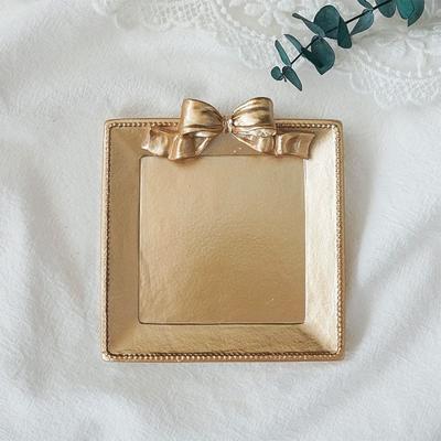 European Metal Jewelry Tray (1 Piece) - Bedroom Decor and Nordic-style Storage for Necklaces and Jewelry