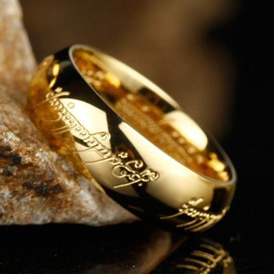 Anello Uomo Lord of the Rings Stile Celebrità Placcato Oro Lettera Magica