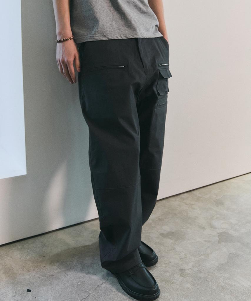 Beullusseonpeullawo Over Pocket Semi-Wide Cargo Pants [Charcoal]