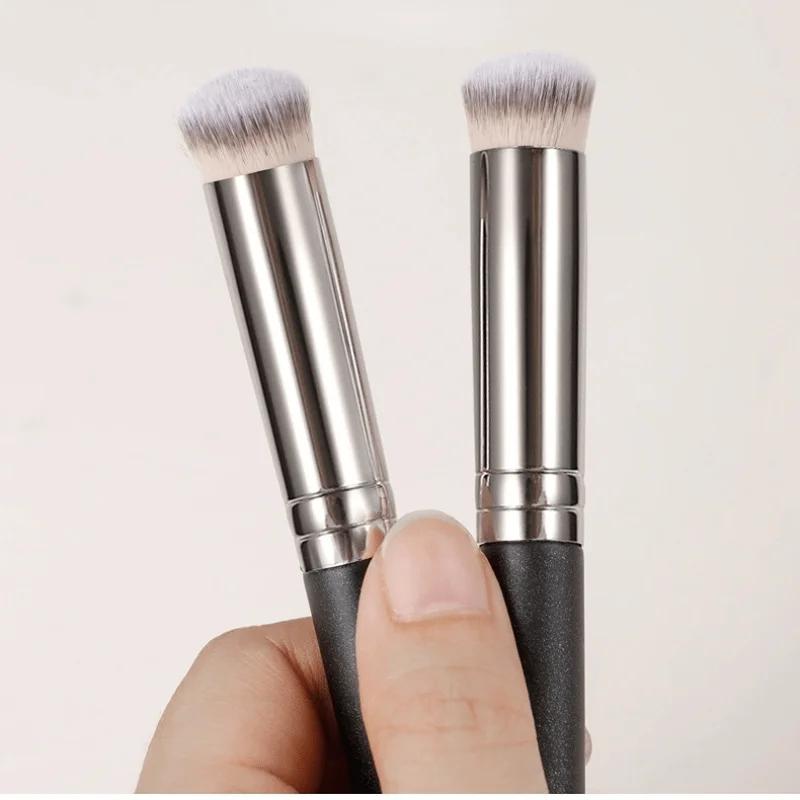 1 Pcs Foundation Concealer Brush, Premium Contour Blusher Brushes, Flawless Under Eye Dense Face Makeup Brush for Blending