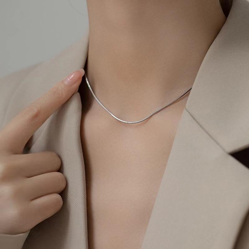 Fashion Classic Clavicle Chain Sterling Silver Jewelry S925 Silver Necklace 1MM Snake Chain with Chain 1MM Snake Bone Chain