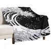 Black and White Great Wave Throw Blanket Weighted Bed Linens Fashion Sofas Thins Blankets