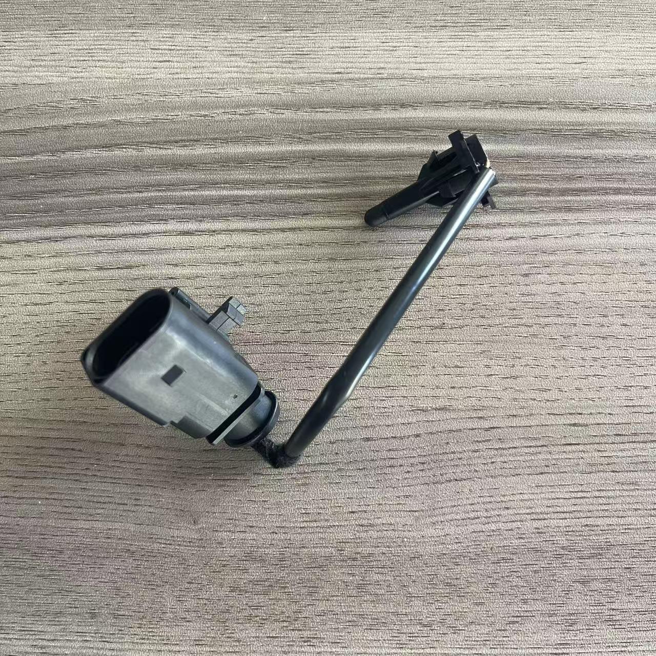Volkswagen Magotan External Temperature Sensor: Models 3G0820535, 3G0820535A, 3G0820535B. OEM