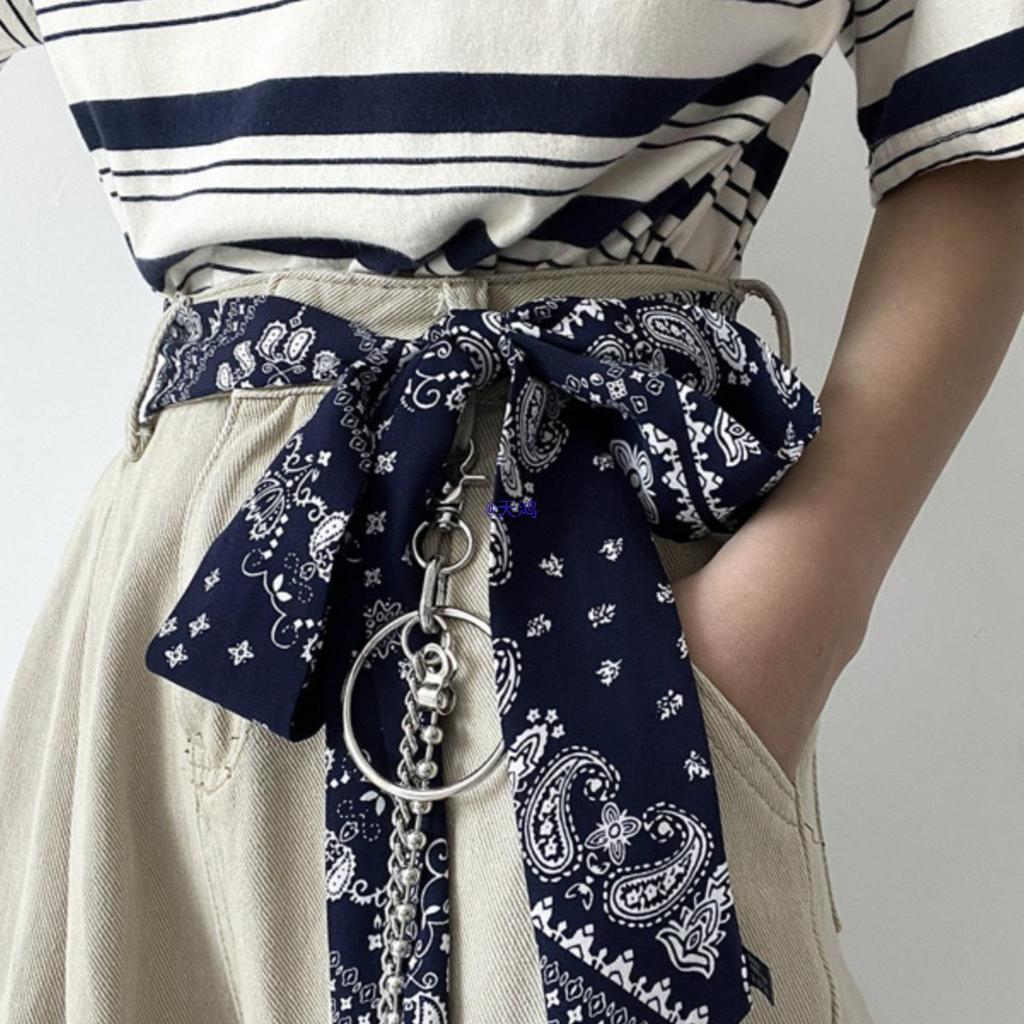 Jedwabna Apaszka z Kwiatem Nerkowca i Skórzany Pasek z Łańcuchem - Damski Styl Niszowy Hip-Hop do Dżinsów i Spódnic