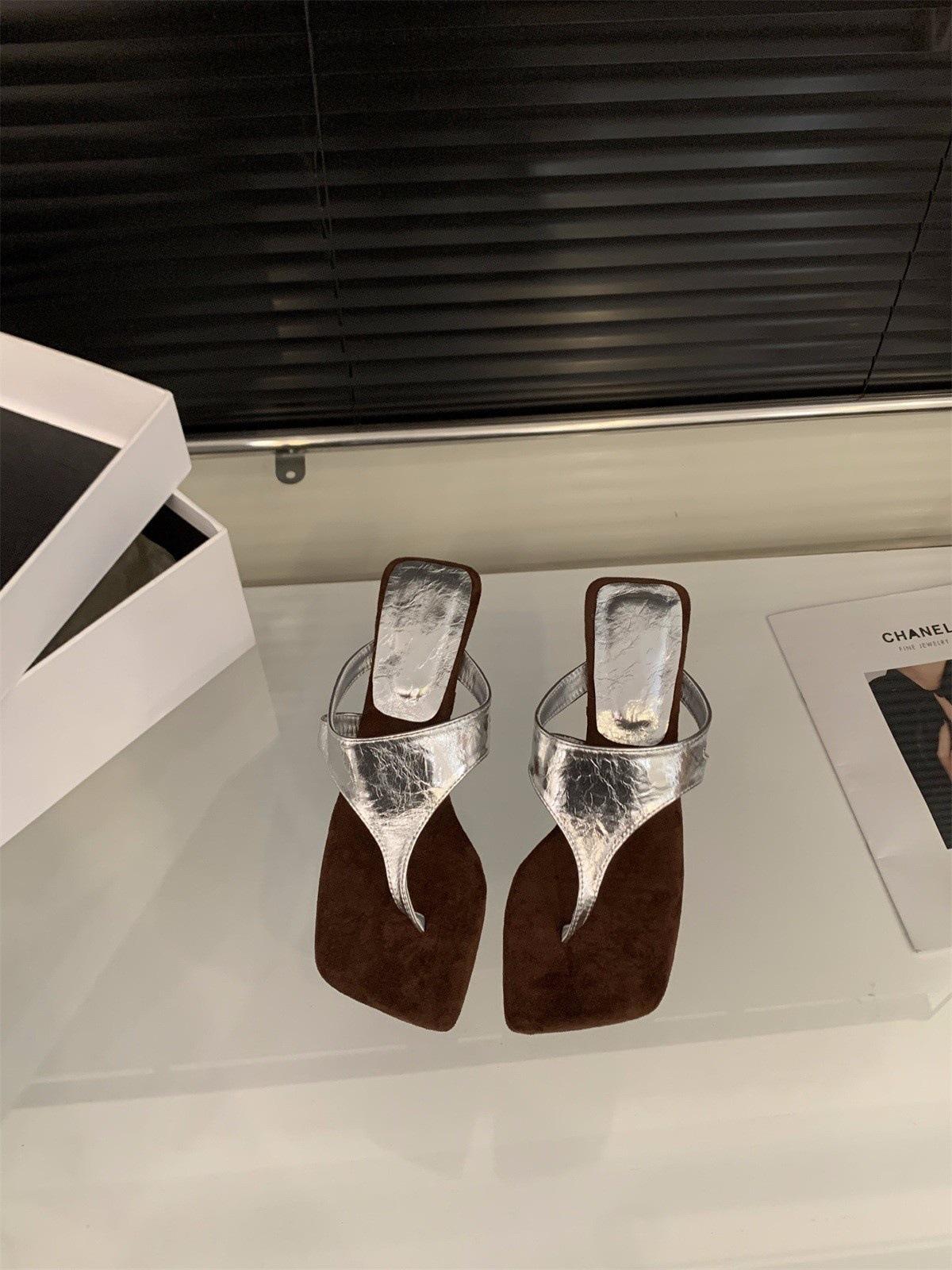 

Нишевые шлепанцы на танкетке, женская обувь, верхняя одежда, темпераментные серебристые босоножки на высоком каблуке 39 серебряный