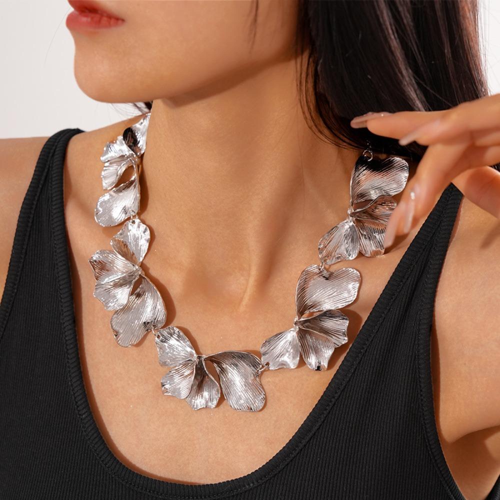 Retro Irregular Petals Necklace Punk Metal Choker Personality Flower Choker Necklace  Beach