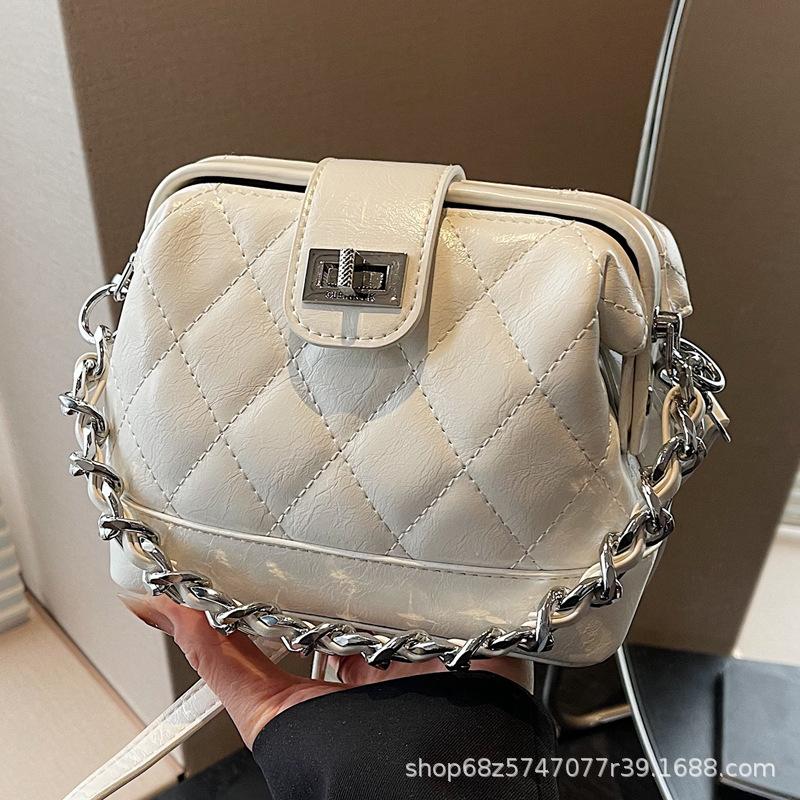 Retro Niche Hand-held Small Square Bag Women's 2025 Spring New Korean Fashion Rhombus Chain One-shoulder Crossbody Bag