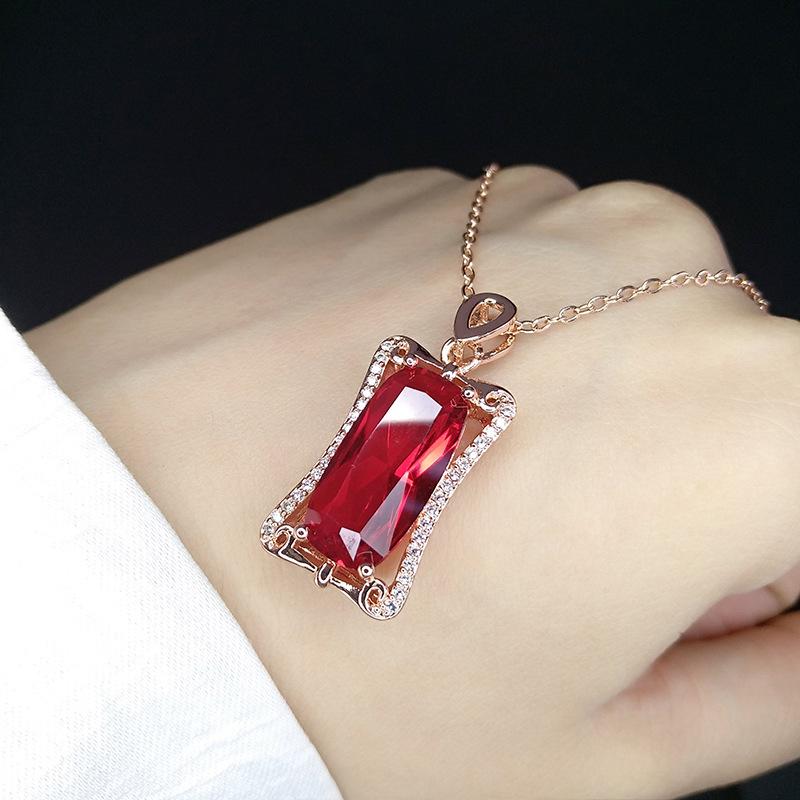 2025 Eingesetzter Edelstein Set Roségold Premium Roter Diamant Ohrringe Halskette Ring Damen Neujahrsgeschenk