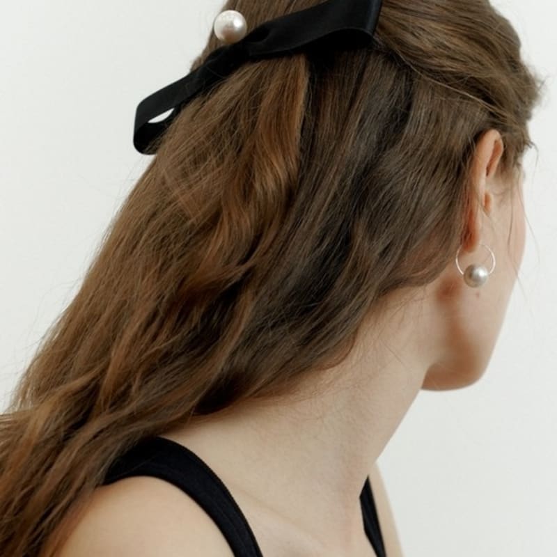 LOVE ME MONSTER Pearl Ribbon Hair Pin