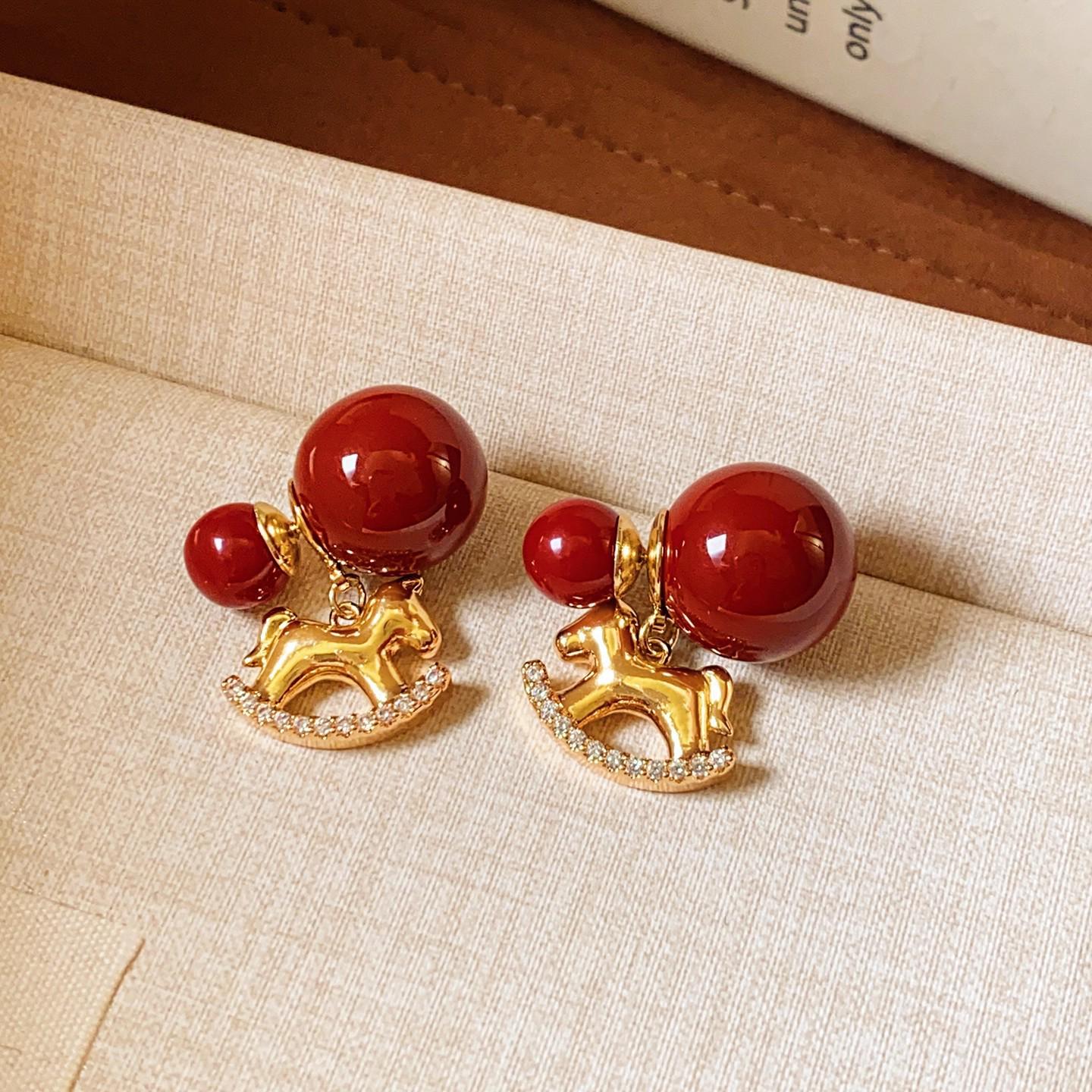 Elegant Women s Two-Way French Pony Pendant Red Pearl Earrings