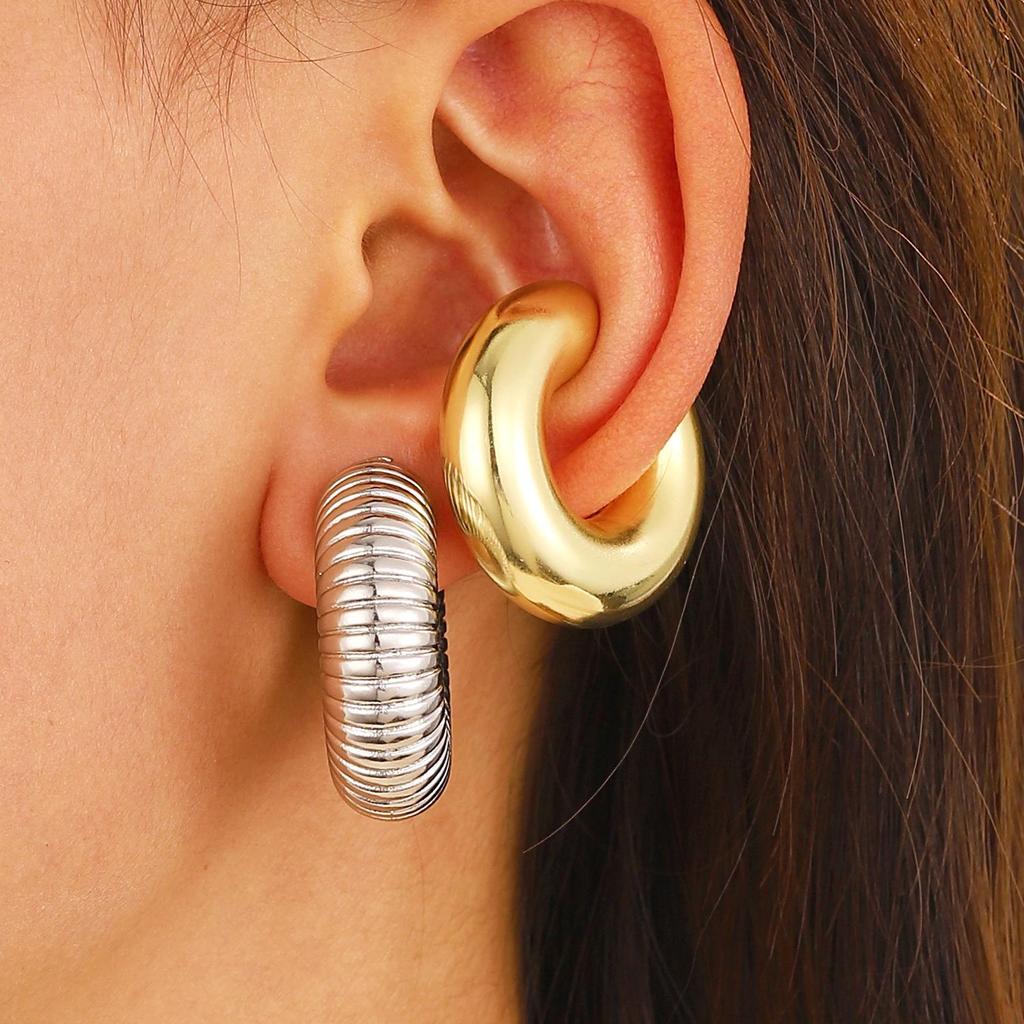 Women's European & American Style Thick Cylindrical Ear Cuff Earrings