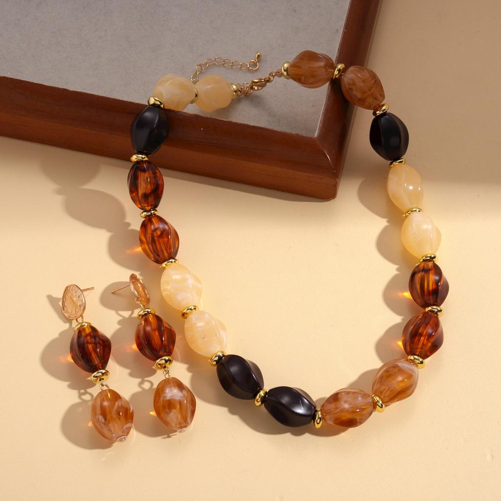 Acrylic Oval Beaded Sweater Chain Autumn and Winter Maillard Niche Necklace