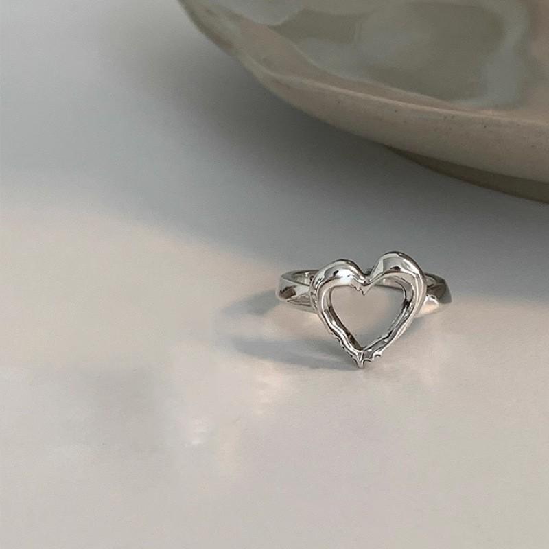 Sophisticated Heart Shaped Ring For Women Adjustable And Trendy Silver Plated Fashion Jewelry