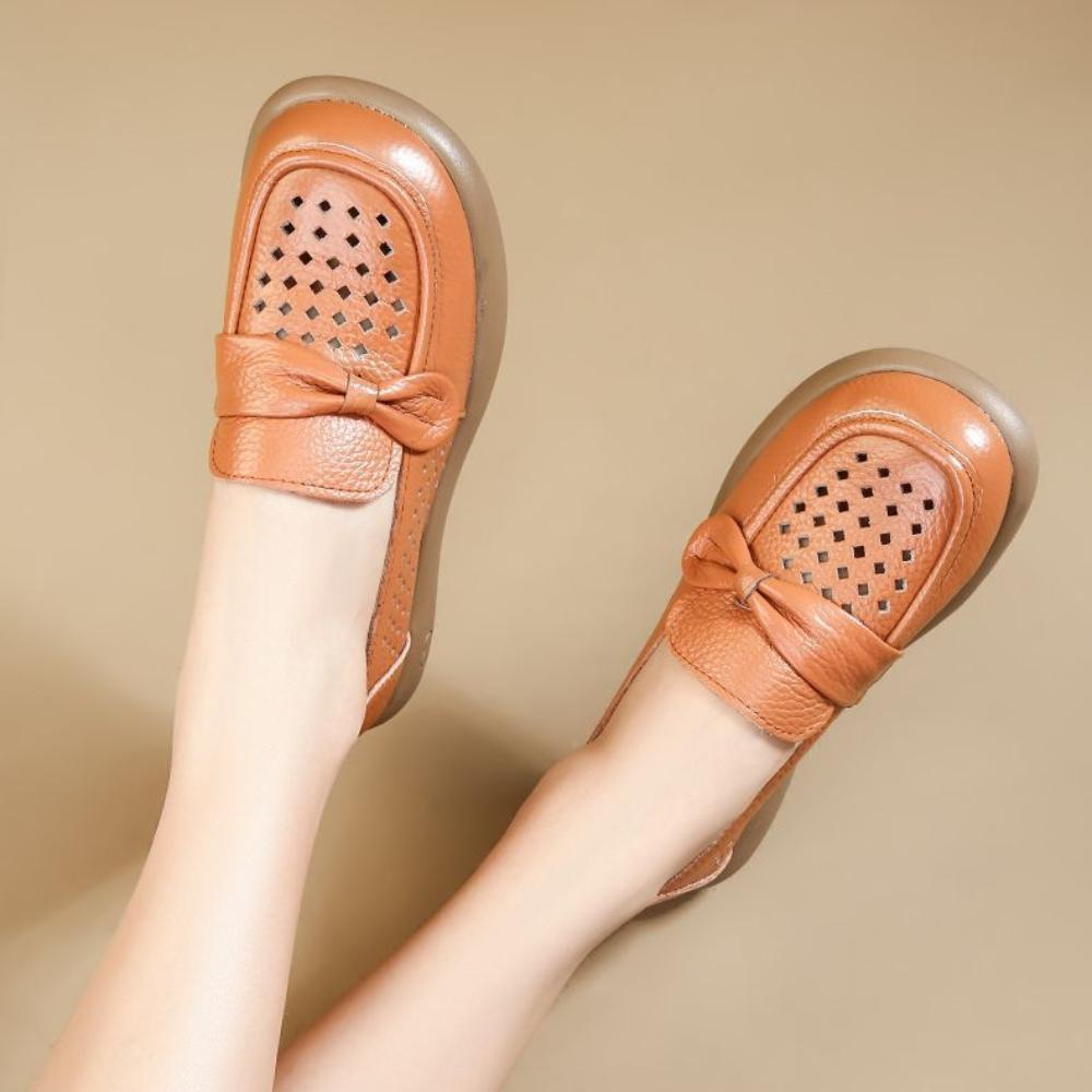 Summer Hollowed Out Soft Leather Shoes, Comfortable Soft Leather Surface, Soft Sole, Flat Bottomed Women's Leather Sandals