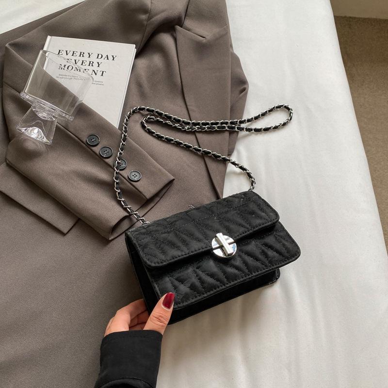 Fashion Shoulder Chain Bag, Women'S Crossbody Small Square Bag, Niche High-Value Diamond Commuter Armpit Bag