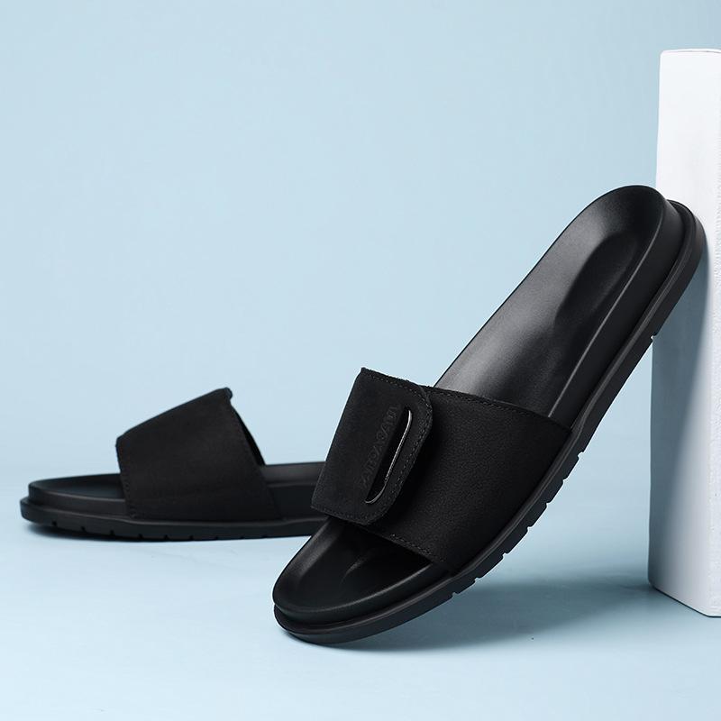 Sommer neue Oberbekleidung Leder Ein-Wort-Schlappen Herren Klett-Sandalen rutschfest desodorierend Lederpantoffeln Herren Strandschuhe