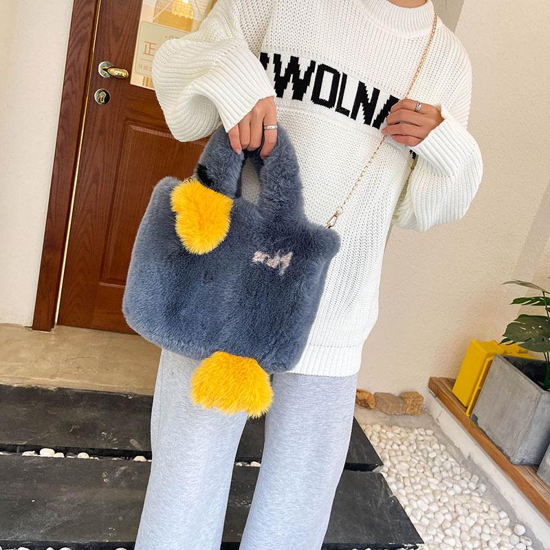 Cute ins cartoon plush bag handheld female bag 2025 winter new large-capacity foreign-style girl bag tide