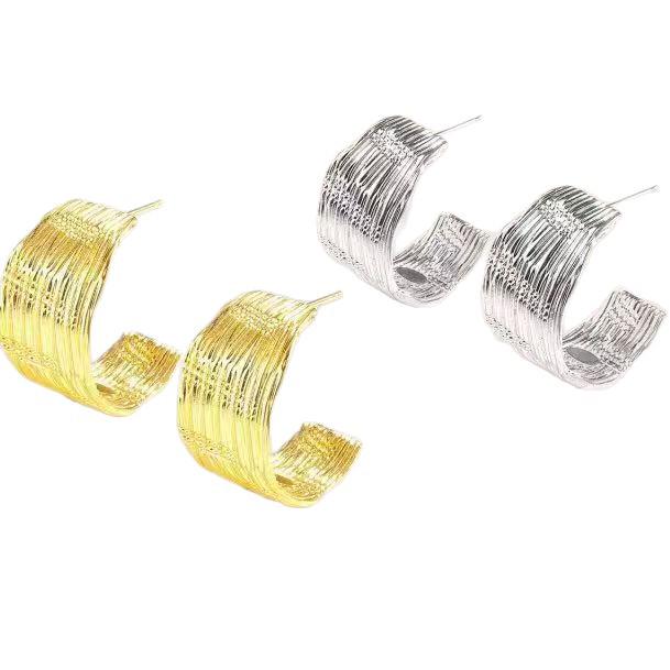 S925 Sterling Silber Retro Creolen: Elegante, vielseitige C-förmige Ohrstecker mit texturiertem Design