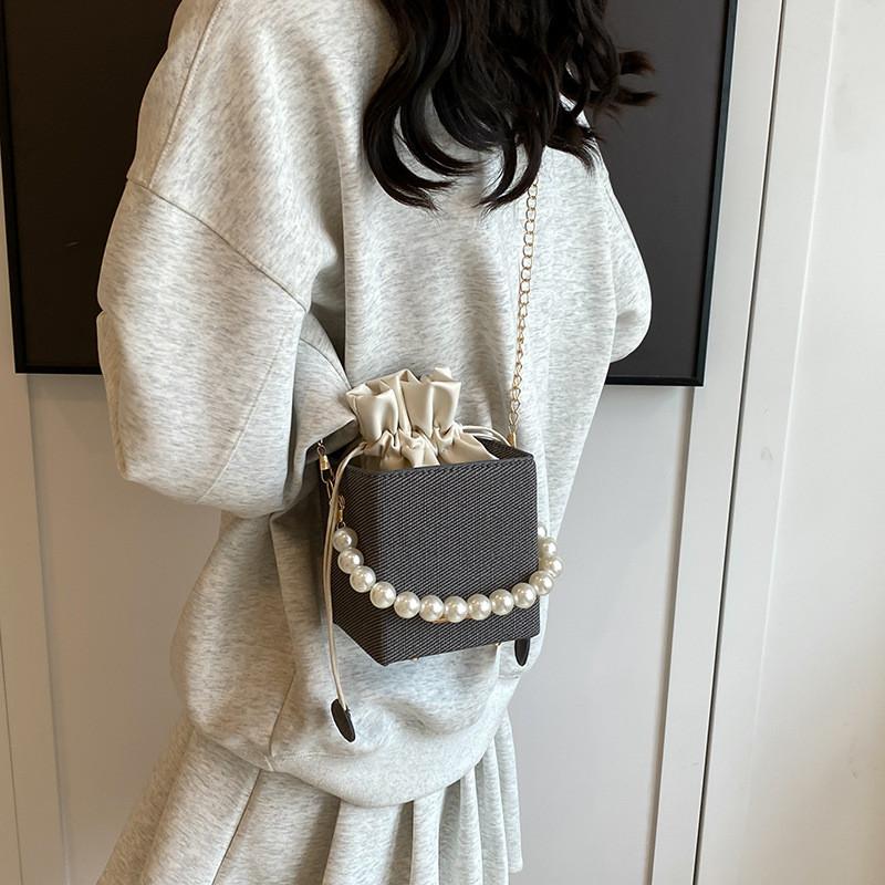 Trendy Stylish Bucket Bag Chic Casual Shoulder Handbag For Women With Soft Pu Material And Unique Design