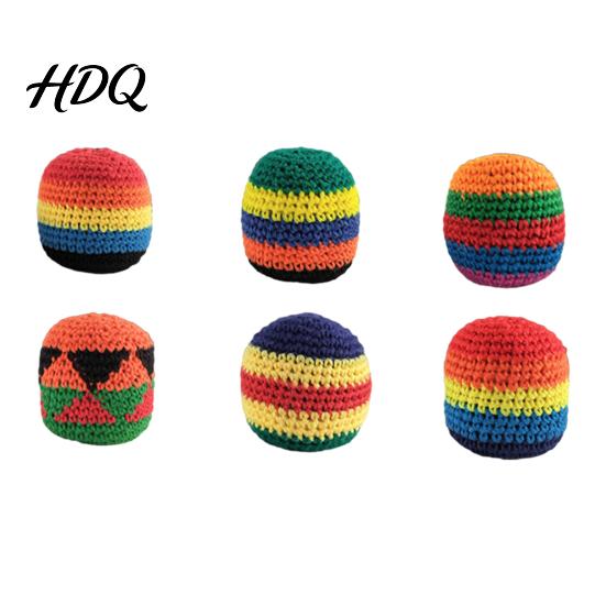 Footbag für Anfänger Häkeln Jonglierbälle Kinder Weiche Handgewebte Gestrickte Säcke Geschicklichkeitsaufbau Spaß Gleichgewicht Reflexe Koordination Verbessern Outdoor-Spiel &