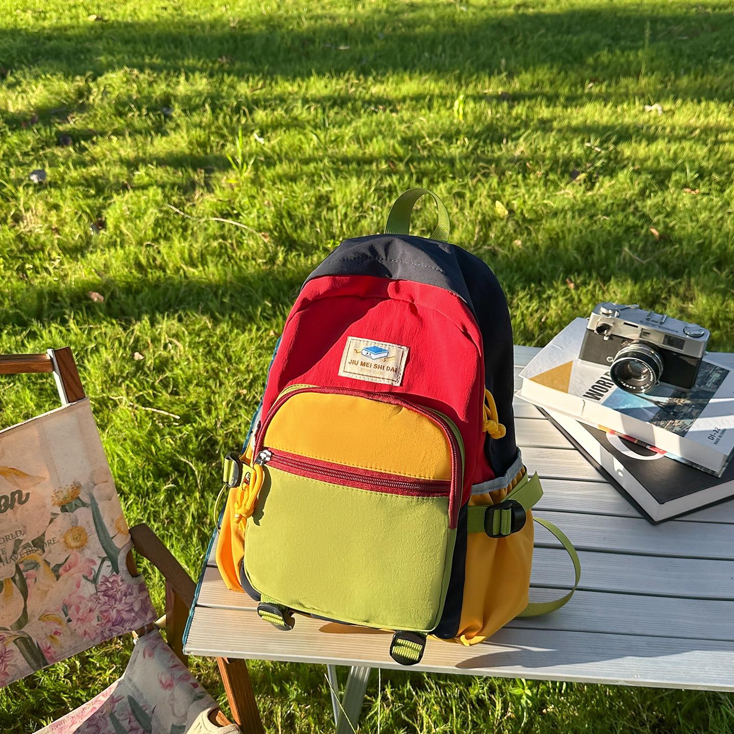 

Легкий детский рюкзак в корейском стиле — большая вместимость, защита позвоночника, износостойкий, с цветовыми блоками, идеально подходит для учеников начальной школы.