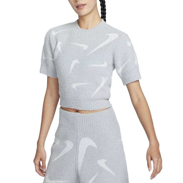 Nike Ropa Deportiva Fénix Acogedora Estampado Completo Camiseta Casual Corta de Manga Corta para Mujer Tops Gris Humo Claro FD4287-077