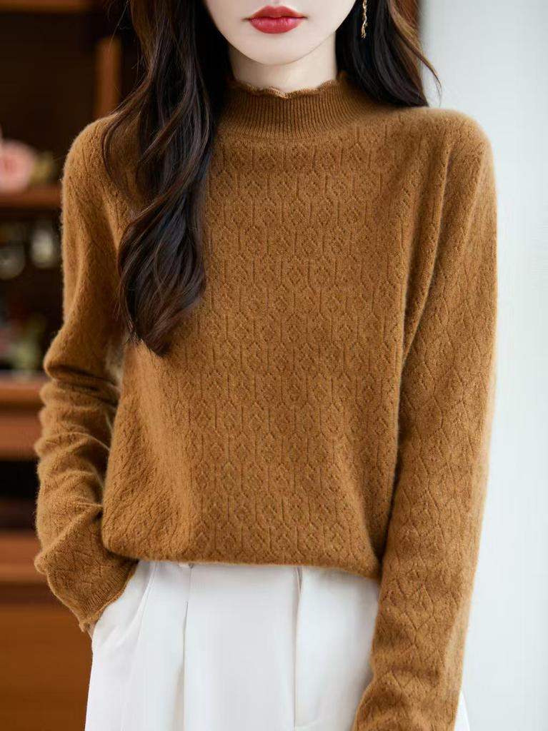 Women's Hollow-Out Seamless Wool Sweater: 100% Pure Wool High-Neck Pullover, Warm Soft Knitwear for Autumn and Winter.